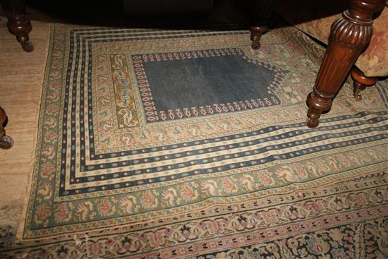 Unusual late 19th/early 20th Century Ghiordes prayer rug 56 x 44